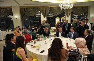 Başkan Büyükkılıç hemşire ve ebelerle buluştu