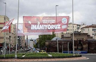 Başkan Büyükkılıç’tan Kayserispor’a pankartlı...