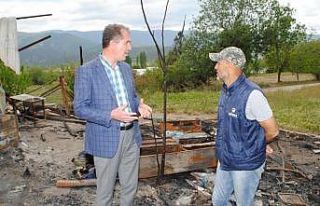 Başkan Çam’dan çadırı yanan mevsimlik tarım...