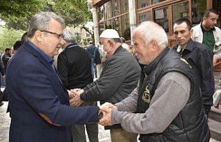 Başkan Çerçi vatandaşlarla bayramlaştı