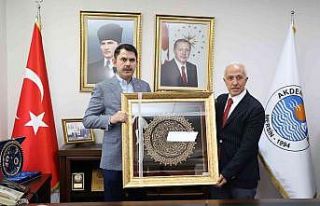 Başkan Gültak, Bakan Kurum’a projelerini anlattı