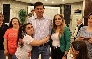 Başkan Özcan engellilerin yanında