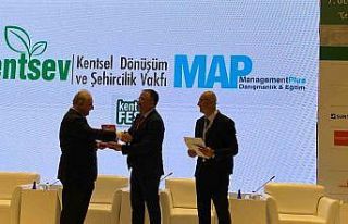 Başkan Savran’a “Kentsel Dönüşüm Başarı...