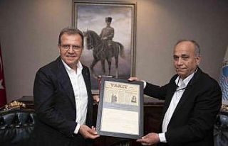 Başkan Seçer’e kadınlara desteğinden dolayı...