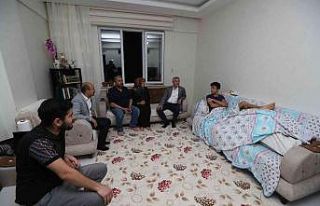 Başkan Tahmazoğlu ev ev geziyor