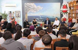 Başkan Yılmaz, liseli gençlerle söyleşi yaptı