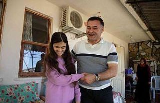 Başkan Yücel, yüzde 93 görme engelli kızı için...