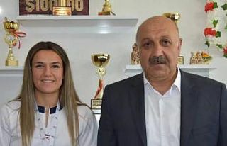 Başkan Zelyurt’dan Boks Şampiyonu Akbaş’a tebrik