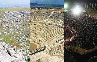 Batı Tiyatrosu’ndaki değişim göz kamaştırdı