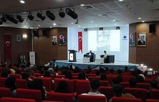 Batman Üniversitesi, alanında uzman isimleri öğrencileriyle...
