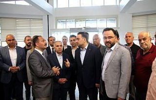 Baybatur: "Ülkemize hizmet aşkıyla sarılmaya...