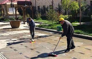 Bayburt’ta çevre temizlik çalışmaları sürüyor