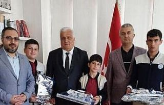 Bayburt’ta yarışmalarda derece elde eden öğrenciler...