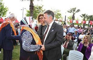 Bayraklı’da annelere özel kutlama