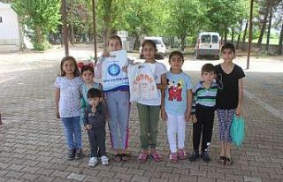 Bayram arifesinde çocukların şeker sevinci