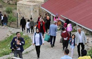 Bayram tatilinde vatandaşlar Harput’a akın etti