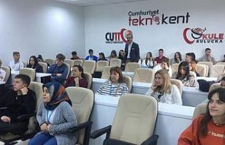 Beş ülkeden 30 öğrenci, Google’yi masaya yatırdı