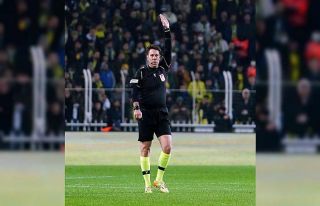 Beşiktaş - Fenerbahçe derbisini Arda Kardeşler...