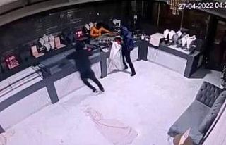 Beykoz’da milyonluk kuyumcu soygunu kamerada