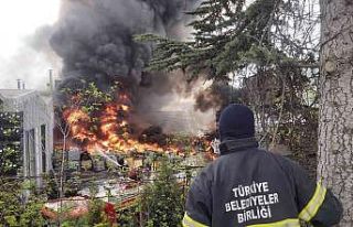 Bilecik’te lastik fabrikasında yangın