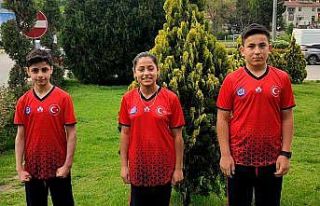 Bileklerine güvenen Karabüklü öğrenciler derece...