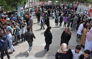 Bilim Fuarında 80 öğrenci ürettikleri projelerini...