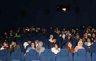 Bismilli 100 öğrenci sinema keyfi yaşadı