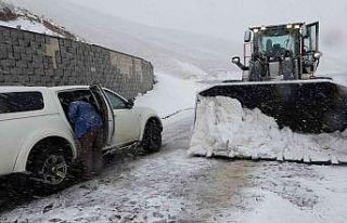 Bitlis’teki kar yağışı Nemrut yolunun açılmasına...