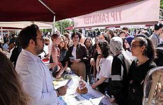 BM gibi üniversite: 120 ülkeden 5 bin yabancı öğrenci