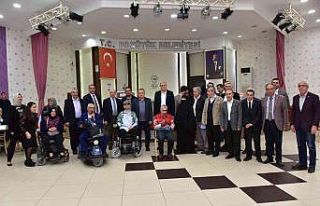 Bozüyük’te engelli gençlere asker kınası yakıldı