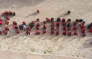 Bu proje sosyal medya bağımlılığına dikkat çekiyor