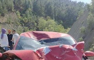 Burdur’da otomobil ile motosiklet çarpıştı:...