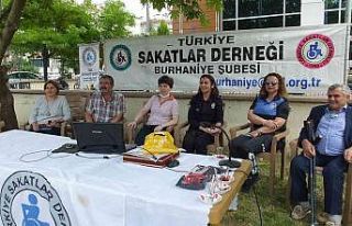 Burhaniye’ de engellilere polis ziyareti