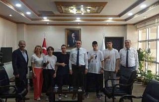 Burhaniye Kaymakamı Memiş, başarılı sporcuları...