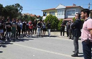 Burhaniye’de liseli atletler ödüllendirildi