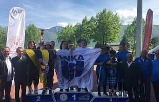 Bursa Büyükşehir Belediyesporlu atletlerden 12...