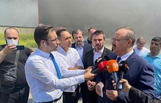 Bursa protokolü yangın mahalline geldi, bilgi verdi