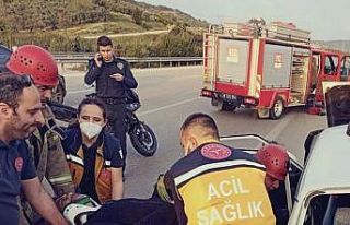 Bursa’da trafik kazası: 4 kişi sıkışarak yaralandı