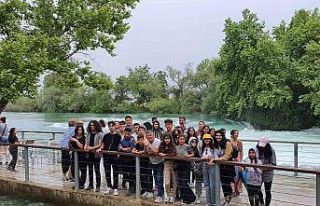 Büyükşehir, öğrencilere Antalya’yı gezdiriyor