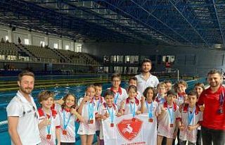 Büyükşehir yüzme takımı başarıya doymuyor