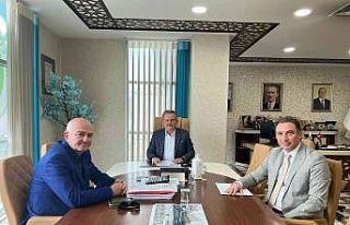 Camiler hibe edilen araç ile temizlendi