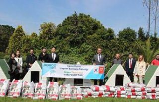 Can dostlara atıklardan barınak yaptılar