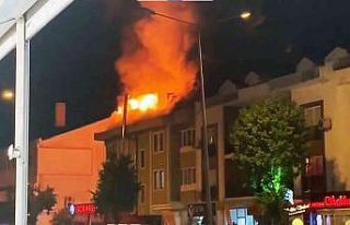 Çatı katta korkutan yangın