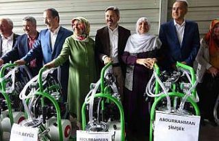 Çiftçilere süt sağma makinesi dağıtıldı