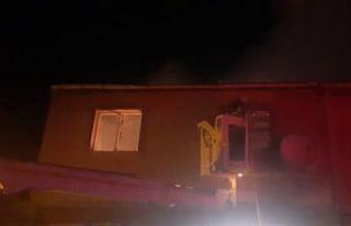 Çıkan yangında ev kullanılmaz hale geldi