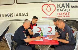 Çınarcık’ta jandarmadan kan bağışı
