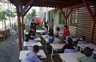 Çocuklara yönelik kompost çayı eğitimi