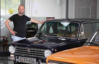 Çocukluk hayali 1975 model arabayı aldı, yurt dışından...