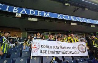 Çorlu polisi, öğrencileri Fenerbahçe maçına...