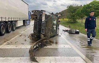 D-100’de kontrolden çıkan cip takla attı: 1 ölü,...